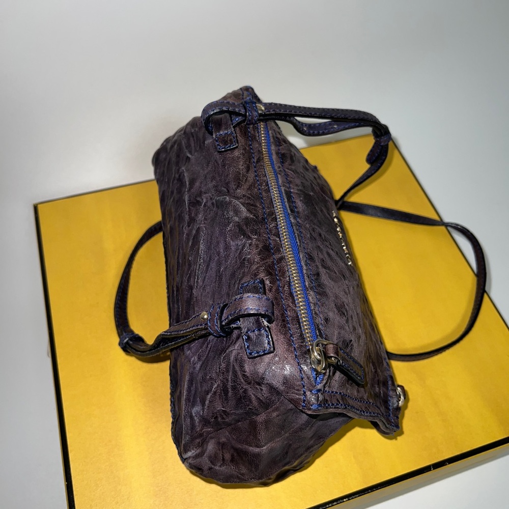 CIVENCHY Italy crossbody bag! - Picture 4 of 12
